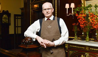 JOHN LOBB｜ロンドン「ザ・コノート」でのバトラーサービスを体験