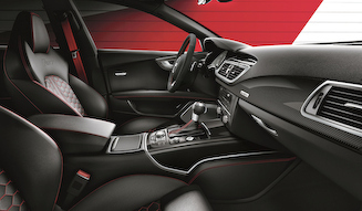 赤のアクセントとカーボンをあしらった特別なRS7｜Audi