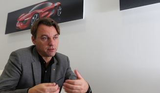 ローレンス・ヴァン・デン・アッカー氏にインタビュー|Renault