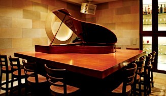 EAT|オペラ歌手の生演奏を聴くことができるワインバー!?