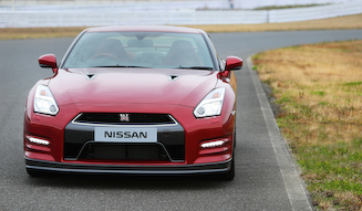あらたなる価値を得た日産GT-R 2014年モデルに試乗｜Nissan