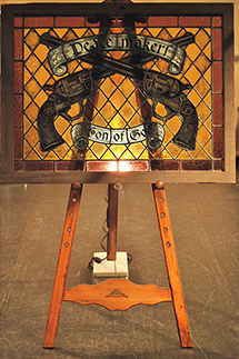 roar｜ステンドグラスをモチーフとしたクロスガンの新作