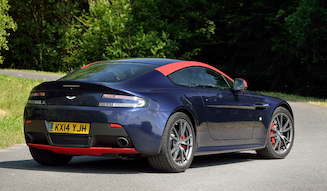 アストン V8 ヴァンテージ N430を英国で試乗する｜Aston Martin