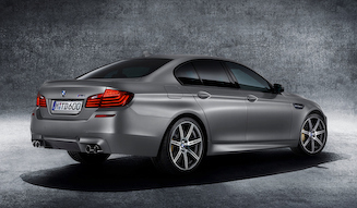 パワーを向上させた30周年記念のM5、日本でも発売|BMW