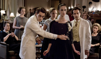 MOVIE｜世界的デザイナーの知られざる“喝采と孤独”『イヴ・サンローラン』