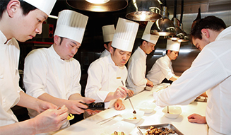 EAT｜目も舌も肥えたゲストをもてなす、最高級のレストランウェディング