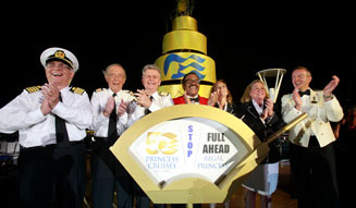 TRAVEL｜新造船「リーガル・プリンセス」命名式を開催