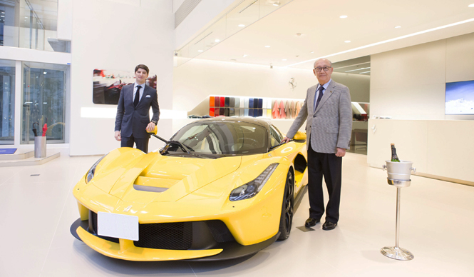 ラ フェラーリ国内第一号車が納車。デリバリーはじまる|Ferrari