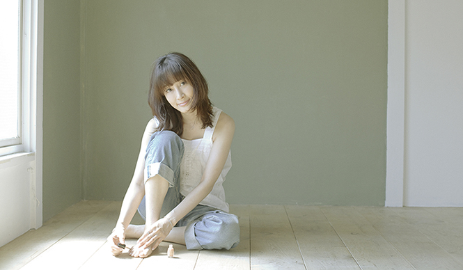 MUSIC|青木カレンがカヴァー・アルバム『Eternal Melody』を発表
