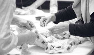 祝オスカー！　ジュリアン・ムーアのドレスができるまで｜CHANEL