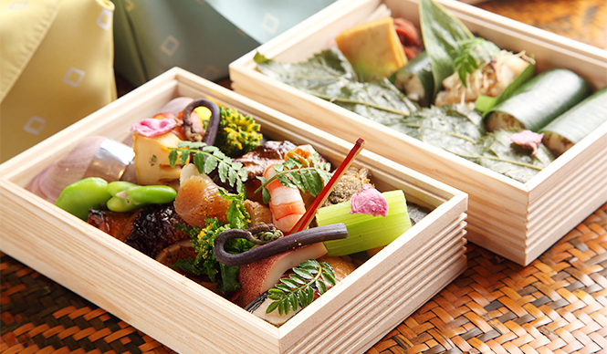 EAT|ハイアット リージェンシー 京都が華やかな春を詰めて送り出す、行楽弁当とスイーツ