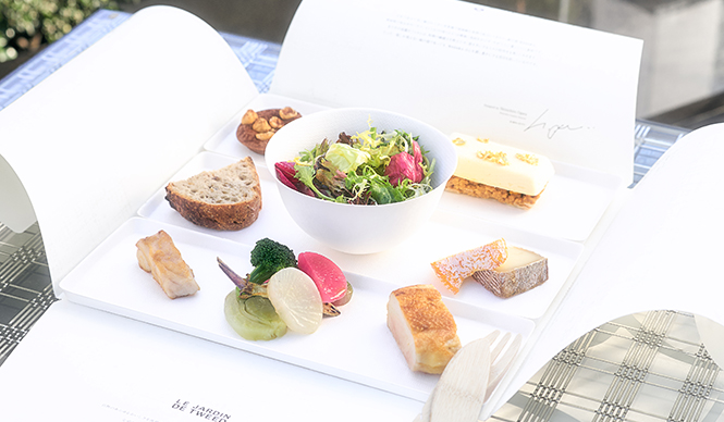 EAT｜春のベージュ アラン・デュカス 東京の屋上庭園で「GINZA Box」を味わう