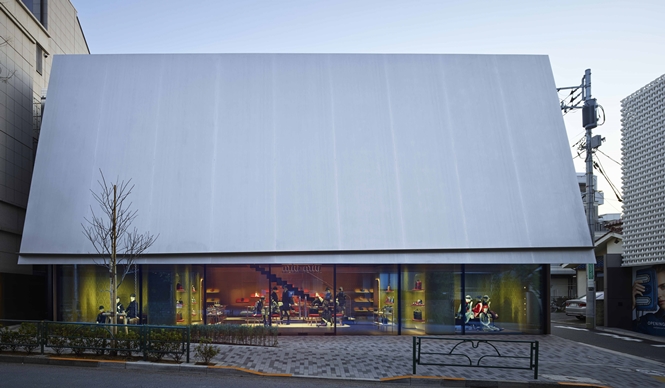 MIU MIU|ヘルツォーク&ド・ムーロン設計によるミュウミュウ 青山店完成