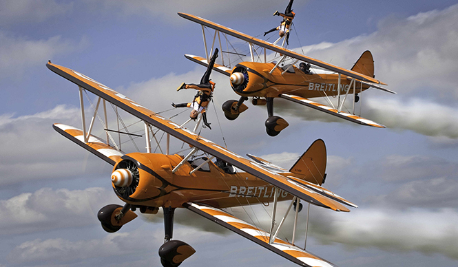 BREITLING｜ブライトリングが支援するエアショーチーム、日本ではじめてショーを開催