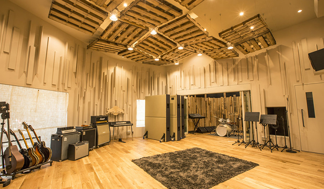 MUSIC│あたらしいクリエイティブの現場「レッドブル・スタジオ東京」
