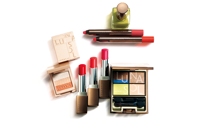 ルナソル　風を感じさせる涼やかな表情を生み出す夏コレクション｜LUNASOL