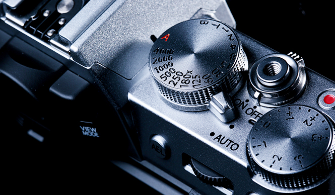 特集|もつ喜びのあるカメラ 「X-T10」など最新モデルのレトロデザインに注目
