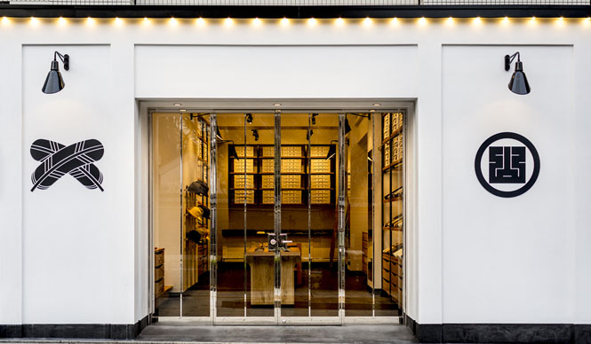 メンズきものテーラー「ワイ＆サンズ」で仕立てる粋な男の浴衣｜Y. & SONS