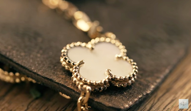 ヴァン クリーフ＆アーペル 幸運の象徴「アルハンブラ」、アーカイブコレクションが復刻｜Van Cleef & Arpels