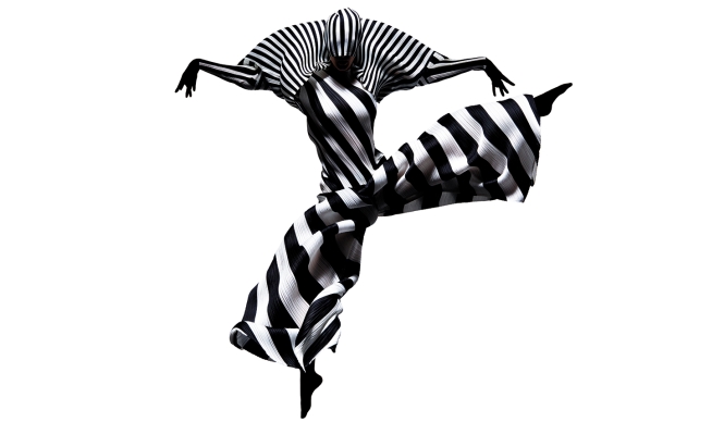 プリーツ プリーズ イッセイ ミヤケの躍動感を写真で体感｜PLEATS PLEASE ISSEY MIYAKE