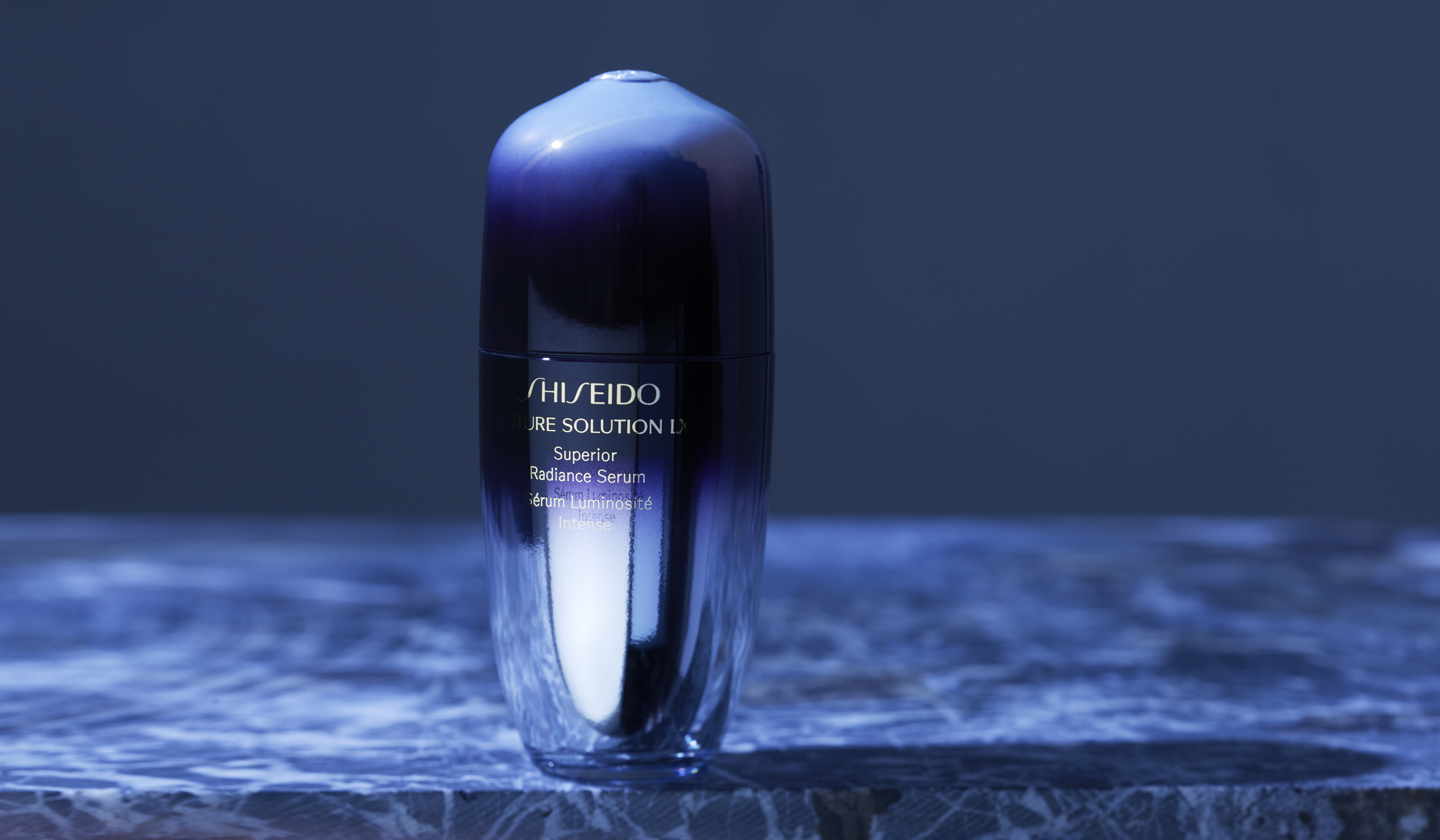 先端テクノロジーを結集した高機能美容液で輝く肌へ|SHISEIDO