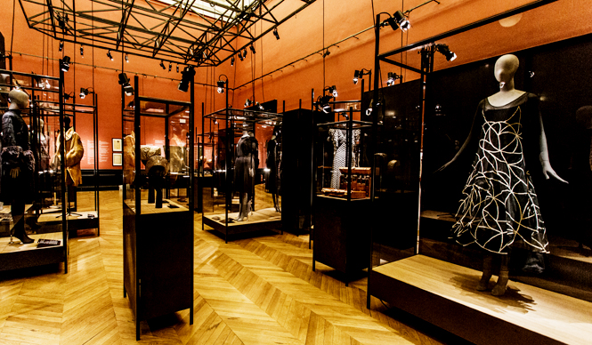 萩原輝美 連載 vol.126｜コレクションのルーツに迫るメゾンの展覧会