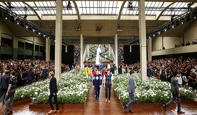 ディオール オム 2016年夏 メンズコレクションの映像を公開|DIOR HOMME