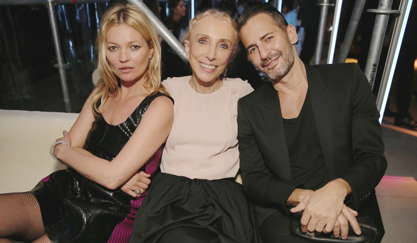 パリに一夜限りの「ミュウミュウ・クラブ」オープン|MIU MIU