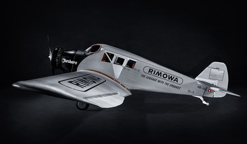 世界最大の航空ショウで航空機「RIMOWA F13」発表|RIMOWA