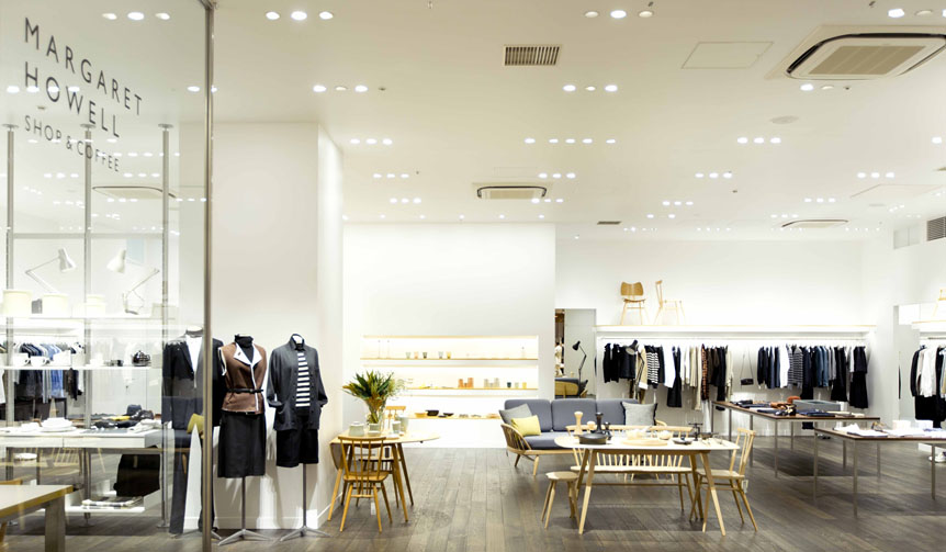 全面改装で話題の京都BAL2階に「ショップ＆コーヒー」誕生｜MARGARET HOWELL