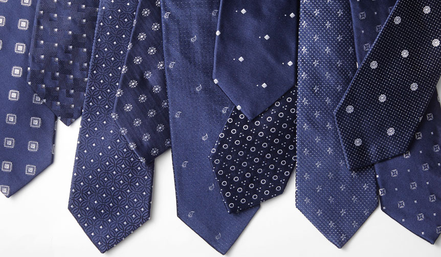 ビジネススタイルをネイビー×白の小紋タイでドレスアップ|FAIRFAX