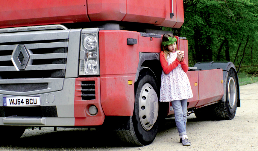 豪華参加陣にも注目! アニエスベーが本名で監督デビュー『わたしの名前は…』|MOVIE