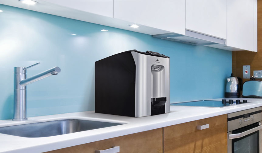 水道直結で使えるUVハイブリッド浄水サーバー「Cube」が日本上陸｜Waterlogic