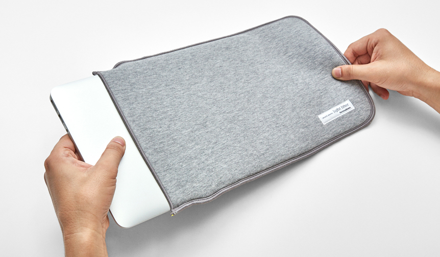 ウェットスーツと同素材の薄型パソコン用ケース|Perrocaliente