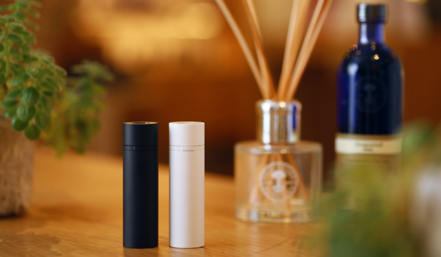 音楽のように香りを手軽に持ち運べるアロマディフューザー「AROMASTIC」|SONY