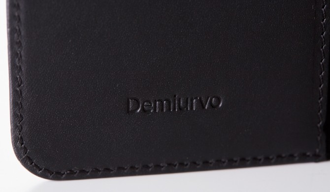 バーニーズ ニューヨークが認めた大人のiPhoneケース|デミウルーボ