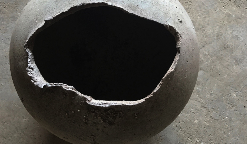 丸の内にギャラリースペース「白 marunouchi」がオープン。陶芸家・辻村史朗氏の展覧会を開催|白 marunouchi