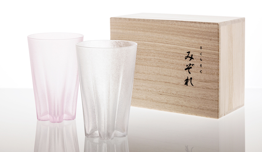 結露が桜の模様を描く。人気のグラスシリーズにタンブラーサイズが登場|100%