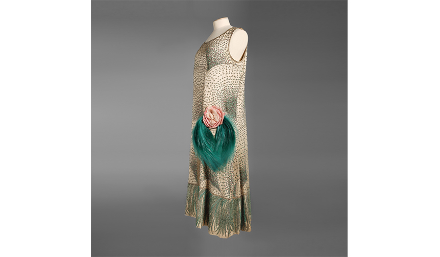 オートクチュールの歴史を辿る、フランス発の人気展覧会が上陸｜ART