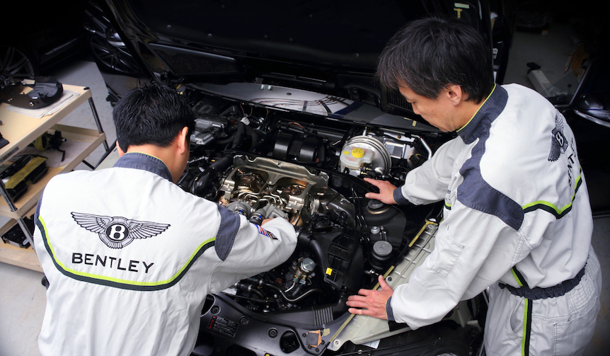 世界最高峰のドライバーズカーとの暮らし方|BENTLEY