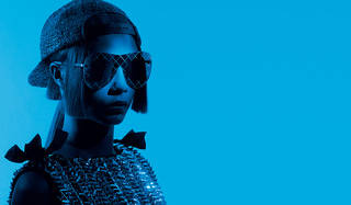 カール ラガーフェルドが打ち出す、シャネル2016年春夏アイウェアキャンペーン｜CHANEL