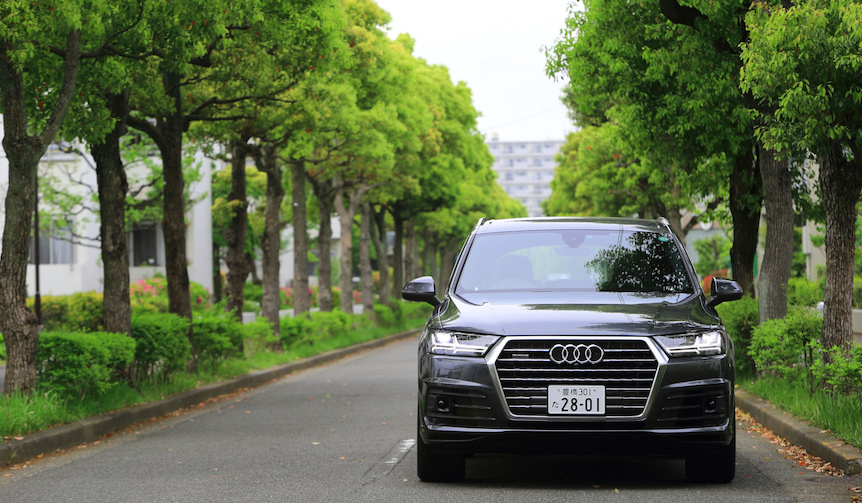 日本に上陸した新型アウディ Q7に試乗|Audi