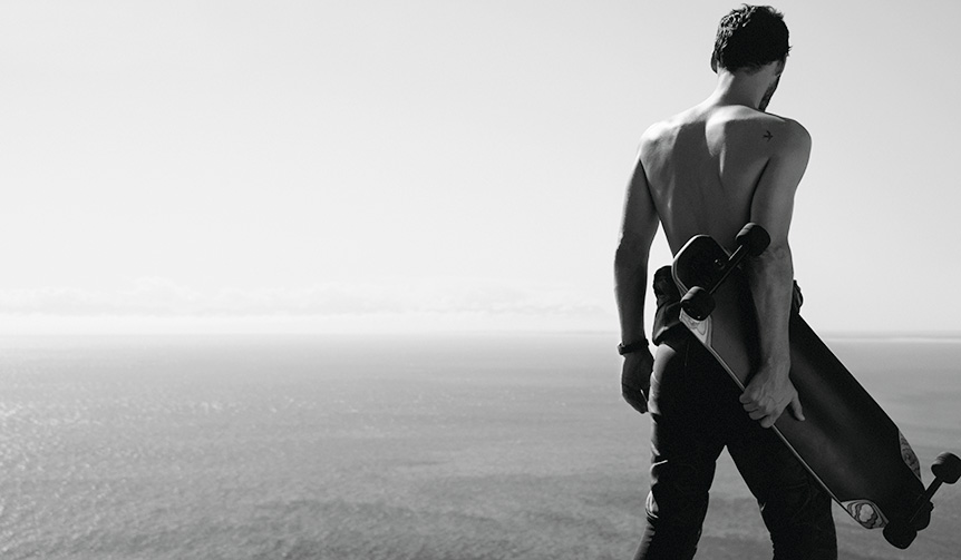 ジェイコブ サットンの描くシャネルの「アリュール オム スポーツ」｜CHANEL