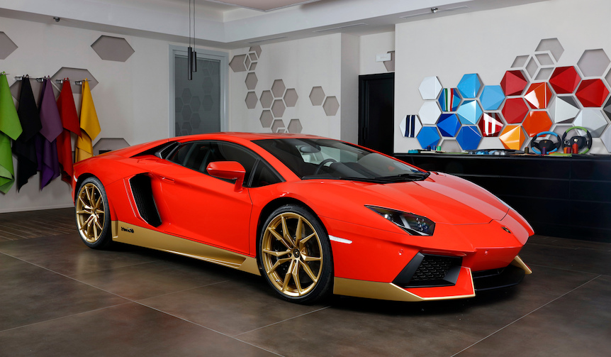 ミウラをオマージュしたアヴェンタドールの特別仕様|Lamborghini