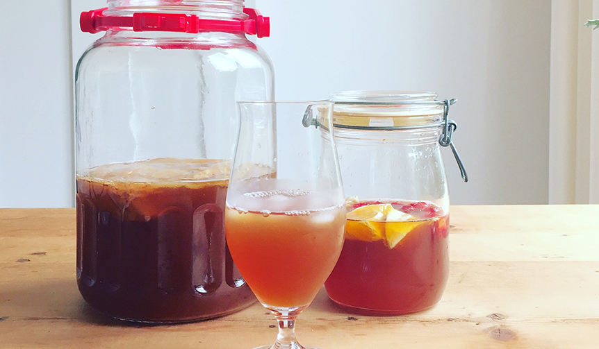 連載・藤原美智子 2016年７月｜コンブチャ作り、初体験