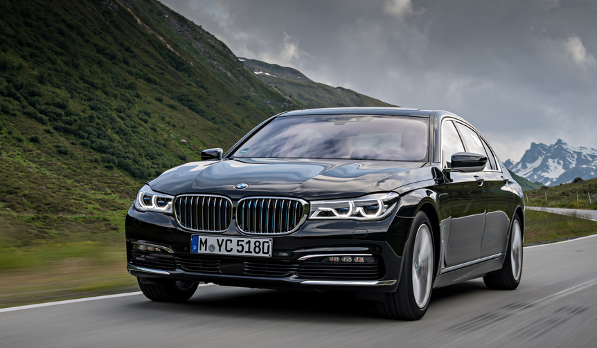 7シリーズのPHV「740e iPerformance」に試乗｜BMW