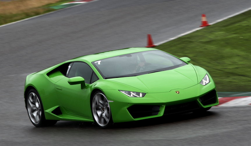 2WDのウラカン「LP580-2」を鈴鹿サーキットで試す|Lamborghini