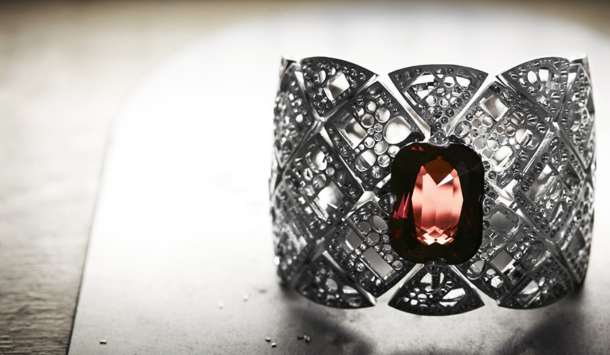 「レ ゼテルネル ドゥ シャネル」がGPHGのジュエリーウォッチ部門グランプリを獲得｜CHANEL