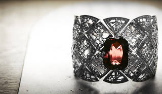 「レ ゼテルネル ドゥ シャネル」がGPHGのジュエリーウォッチ部門グランプリを獲得｜CHANEL ギャラリー