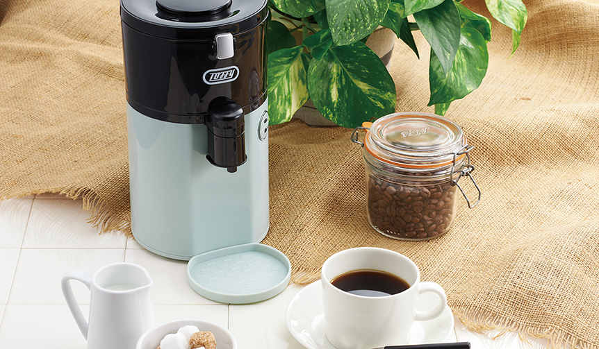 豆挽きからドリップまで一台でこなす。全自動ミル付コーヒーメーカー｜Toffy